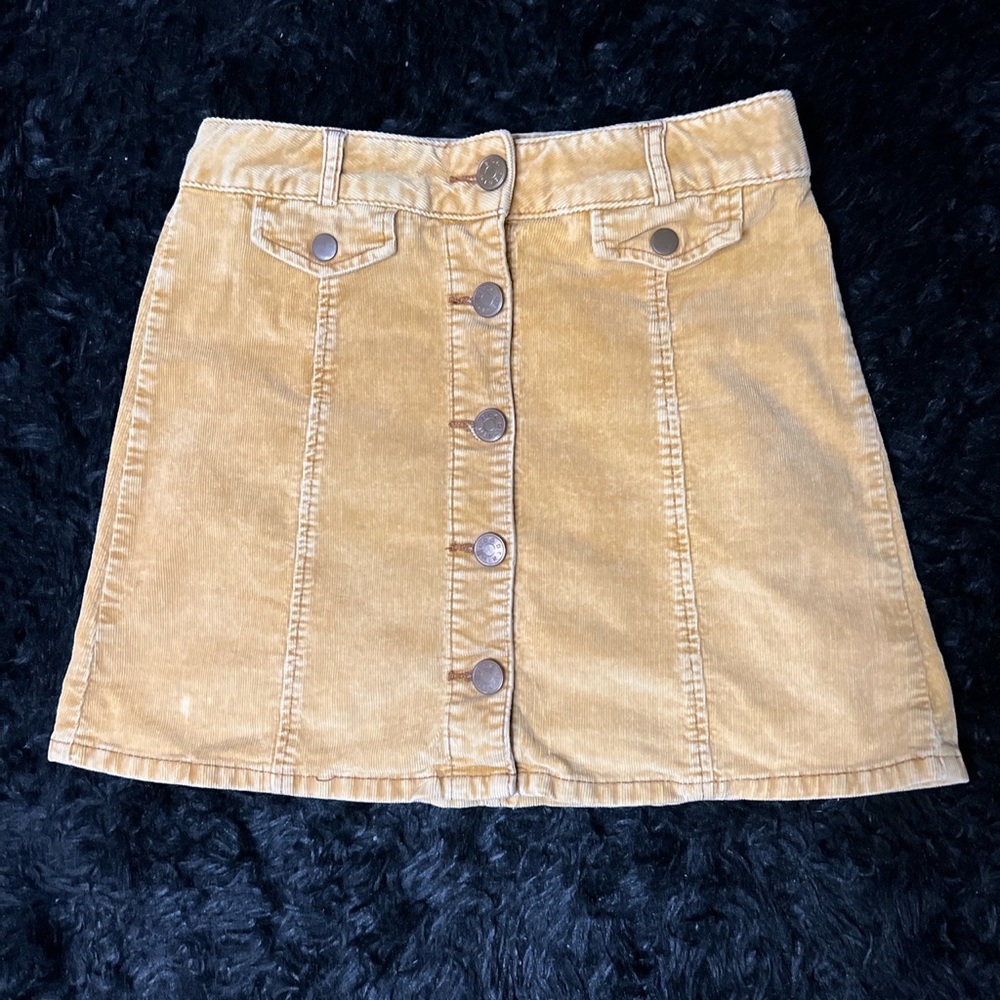 Little yellow Winnie the Pooh color button down skirt w/ a-line. Size 4.